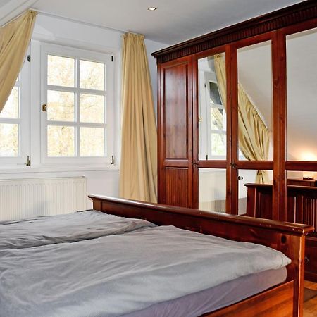 Reetdachfachwerkvilla Am Wiesengrund Bergen Auf Rugen Bagian luar foto