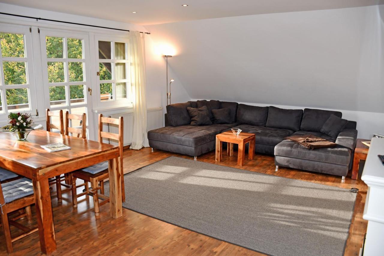 Reetdachfachwerkvilla Am Wiesengrund Bergen Auf Rugen Bagian luar foto