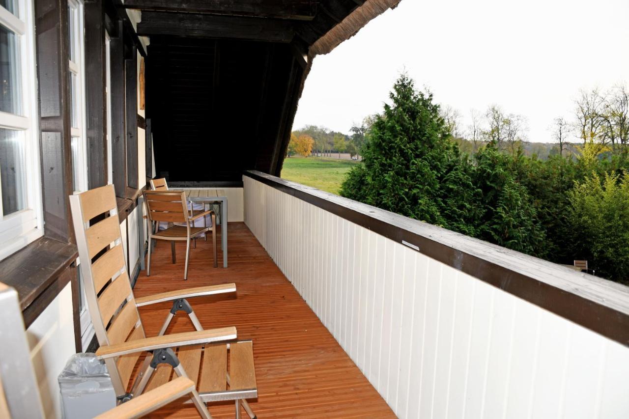 Reetdachfachwerkvilla Am Wiesengrund Bergen Auf Rugen Bagian luar foto