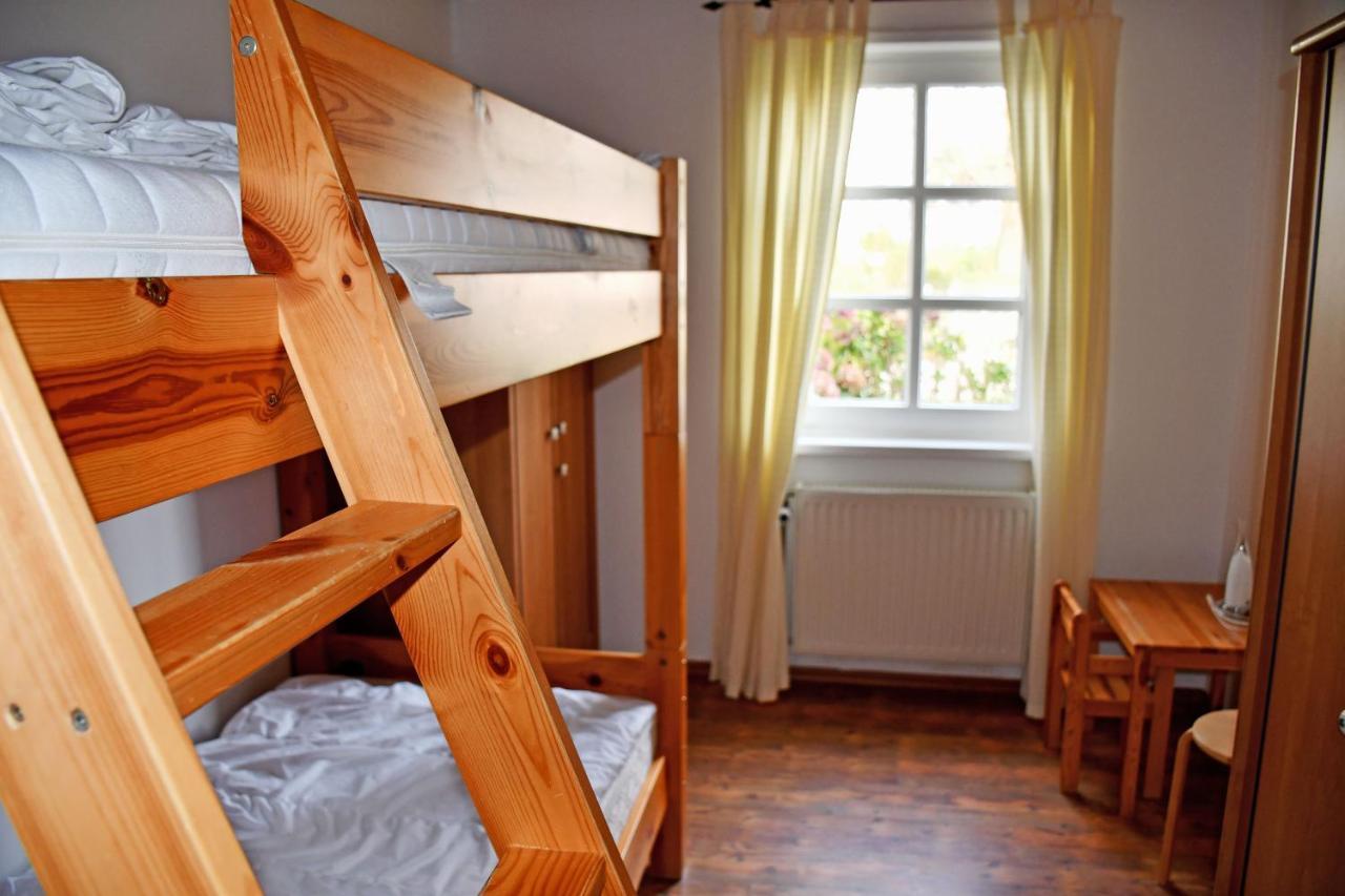Reetdachfachwerkvilla Am Wiesengrund Bergen Auf Rugen Bagian luar foto