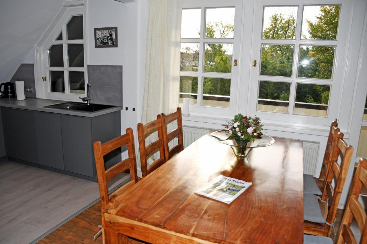 Reetdachfachwerkvilla Am Wiesengrund Bergen Auf Rugen Bagian luar foto