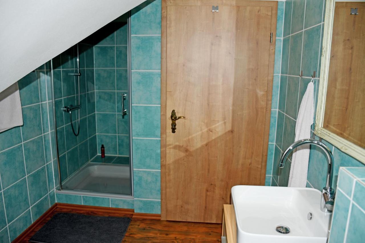 Reetdachfachwerkvilla Am Wiesengrund Bergen Auf Rugen Bagian luar foto